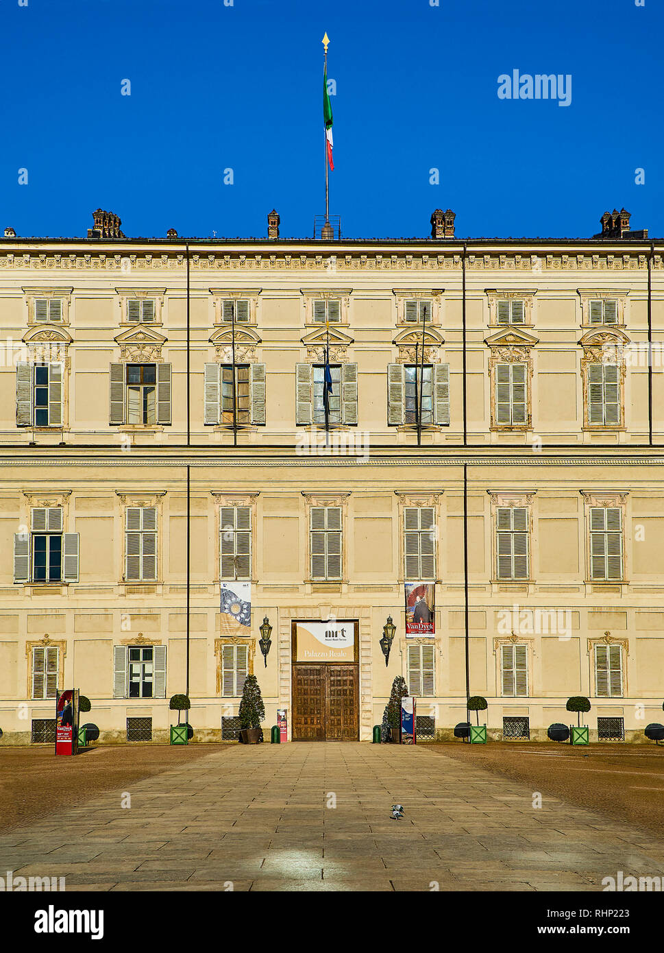 Turin, Italie - le 31 décembre 2018. Façade principale du Palais Royal de Turin. Vue depuis la place Piazzetta Reale. Turin, Piémont, Italie. Banque D'Images