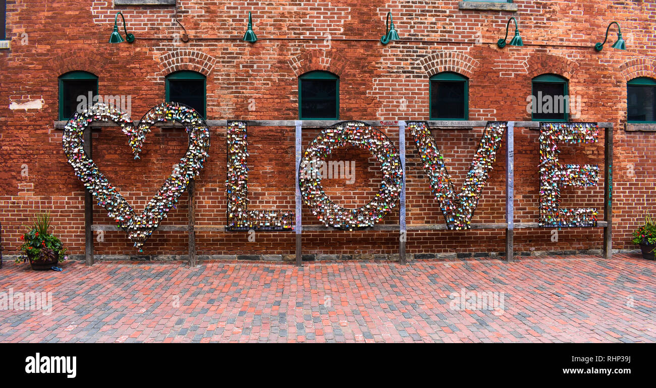 Affiche à serrure Love dans le Distillery District, Toronto, Ontario Banque D'Images