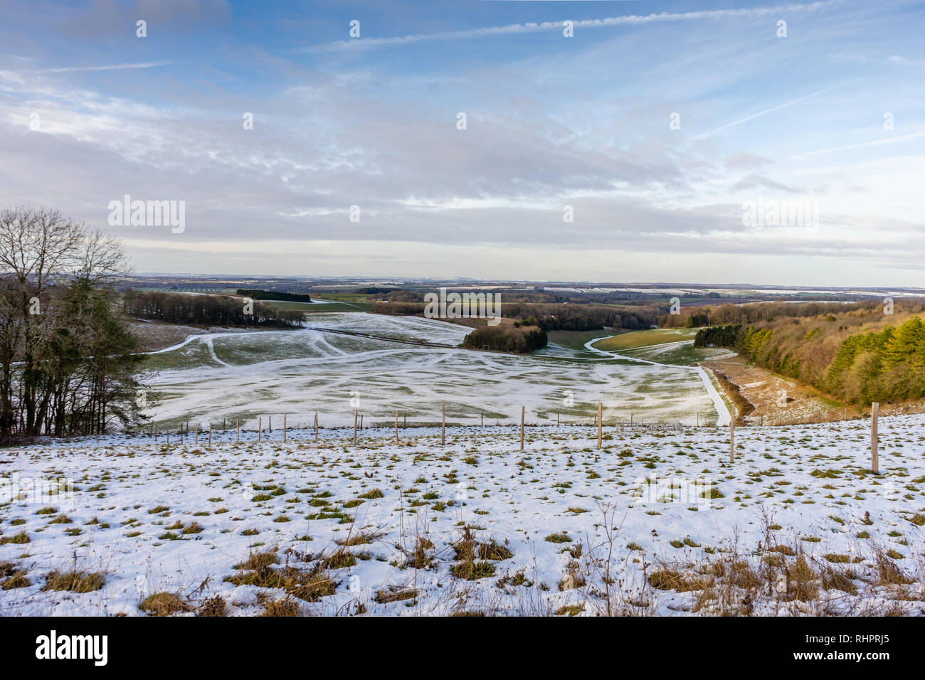 Vue de Cheesefoot Head sur le South Downs Way à travers le paysage près de Winchester au cours de l'hiver 2019, le Parc National des South Downs, England, UK Banque D'Images
