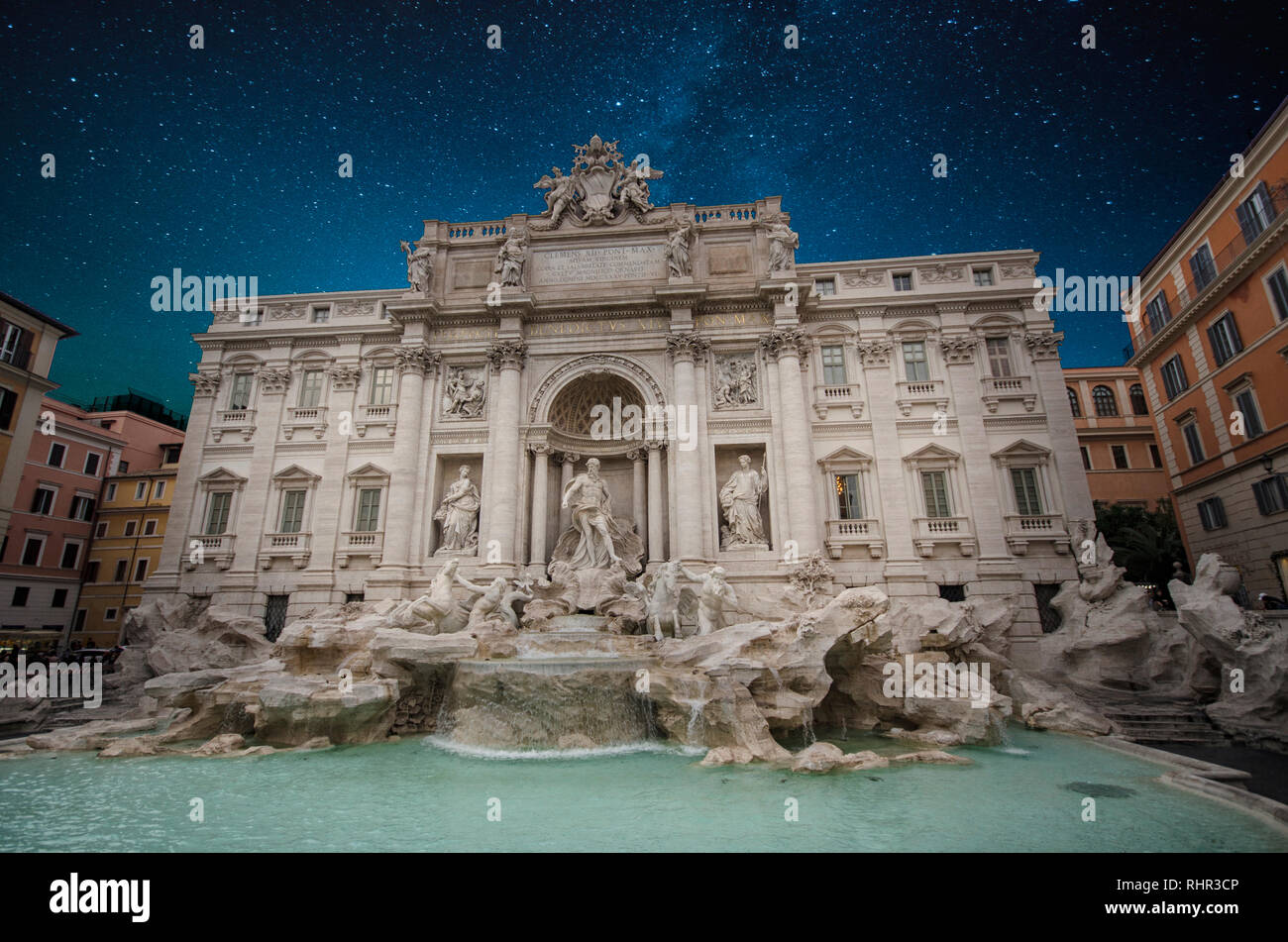 La fontaine de Trevi (Italien : Fontana di Trevi, à Rome, Italie. L'un des célèbres attractions de la ville. La plus grande fontaine baroque à Rome, Italie Banque D'Images