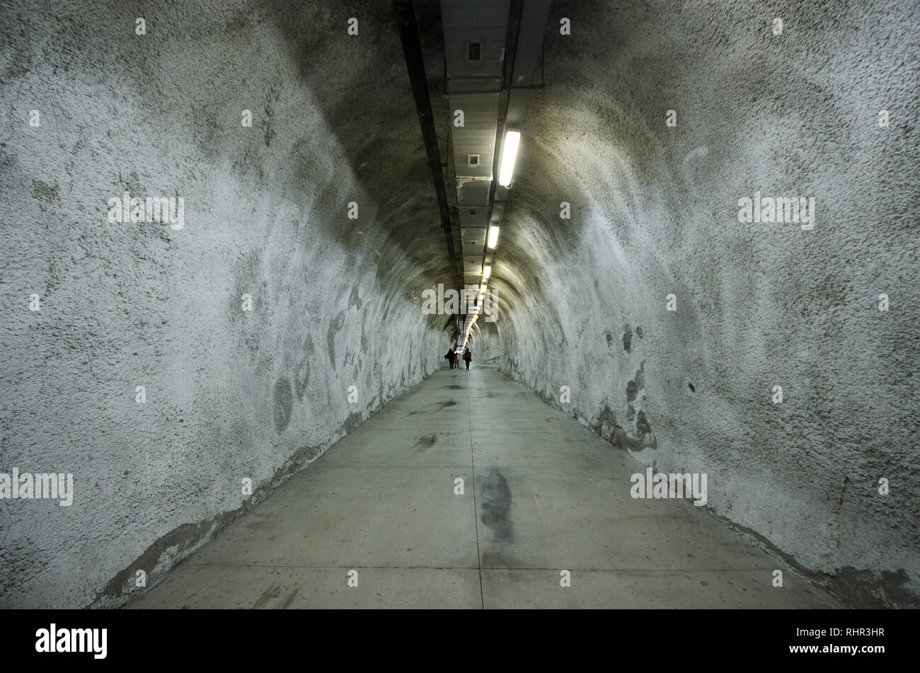Un tunnel pour piétons reliant deux des villes sur la Côte d'Amalfi - Amalfi et Atrani Banque D'Images