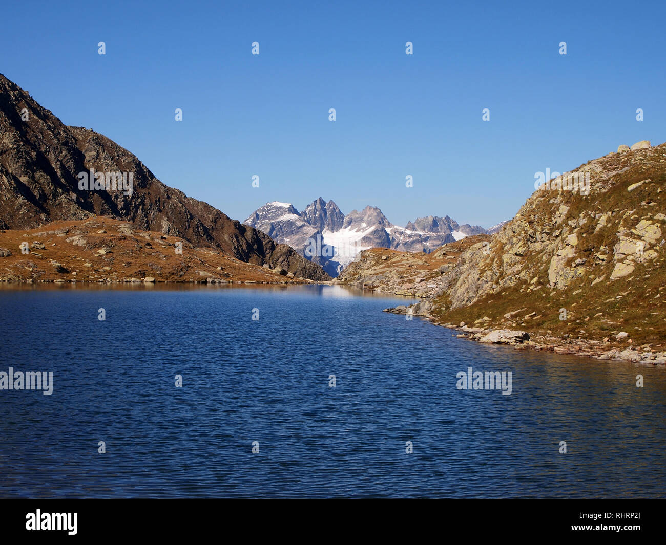 Les lacs et les sommets du Parc National Suisse, en Suisse, en été Banque D'Images