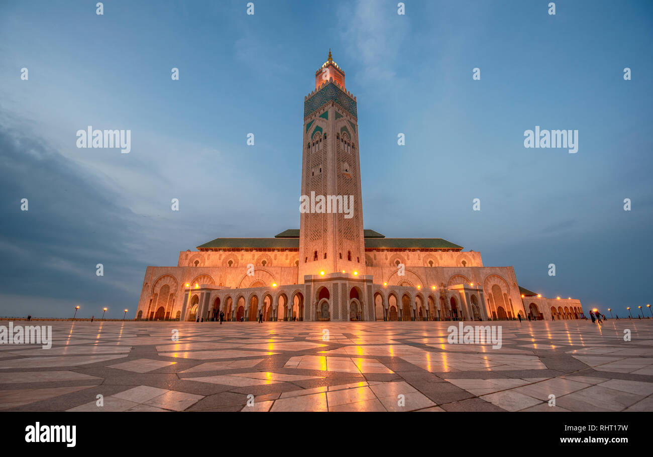 la-mosqu-e-hassan-ii-la-nuit-la-plus-grande-mosqu-e-au-maroc-et-l