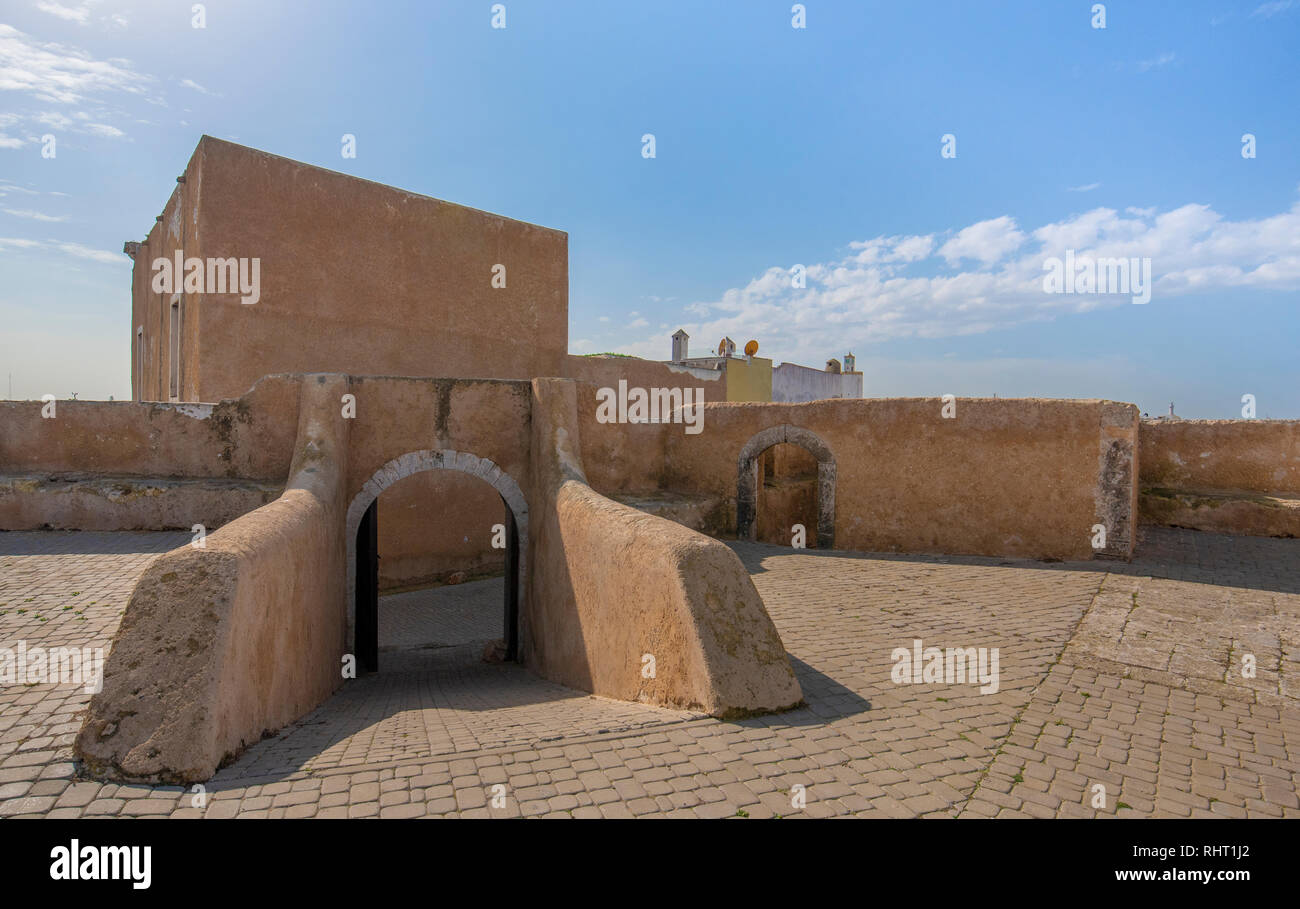 Vue de la porte de Mazagan à El Jadida, Maroc. Le mur de la ville autour de lui. C'est une ville portuaire fortifiée portugaise Banque D'Images