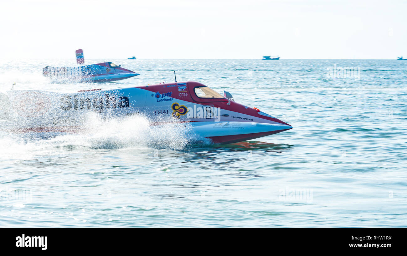 CHONBURI, THAÏLANDE-Novembre 25, 2017 : F1 bateau en bateau 2017 Bangsaen Beach en Thaïlande à Bangsaen Banque D'Images