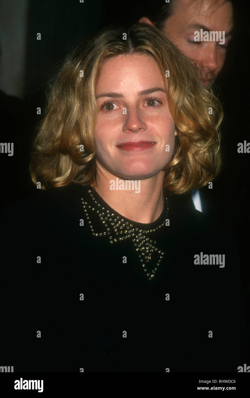 CENTURY CITY, CA - 9 décembre : L'actrice Elisabeth Shue assiste à la soirée d'ouverture de 'Sunset Boulevard' le 9 décembre 1993 à la Shubert Theatre à Century City, Californie. Photo de Barry King/Alamy Stock Photo Banque D'Images CENTURY CITY, CA - 9 décembre : L'actrice Elisabeth Shue assiste à la soirée d'ouverture de 'Sunset Boulevard' le 9 décembre 1993 à la Shubert Theatre à Century City, Californie. Photo de Barry King/Alamy Stock Photo Banque D'Images