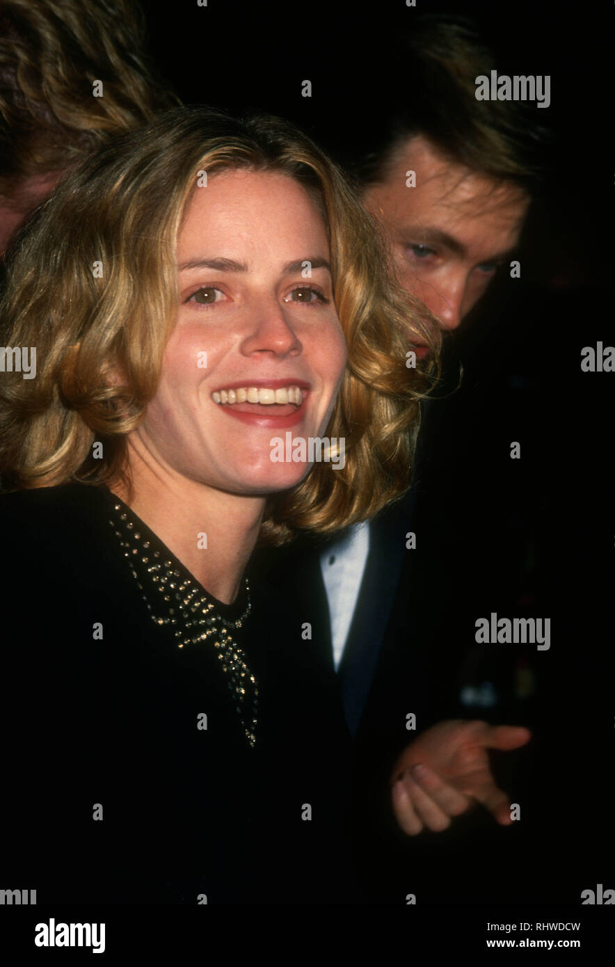 CENTURY CITY, CA - 9 décembre : L'actrice Elisabeth Shue assiste à la soirée d'ouverture de 'Sunset Boulevard' le 9 décembre 1993 à la Shubert Theatre à Century City, Californie. Photo de Barry King/Alamy Stock Photo Banque D'Images CENTURY CITY, CA - 9 décembre : L'actrice Elisabeth Shue assiste à la soirée d'ouverture de 'Sunset Boulevard' le 9 décembre 1993 à la Shubert Theatre à Century City, Californie. Photo de Barry King/Alamy Stock Photo Banque D'Images