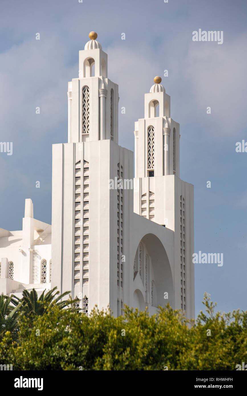 L'ancienne église catholique du Sacré-Cœur de Jésus à Casablanca, Maroc, construit en 1930. La cathédrale blanche a cessé ses fonctions religieuses Banque D'Images