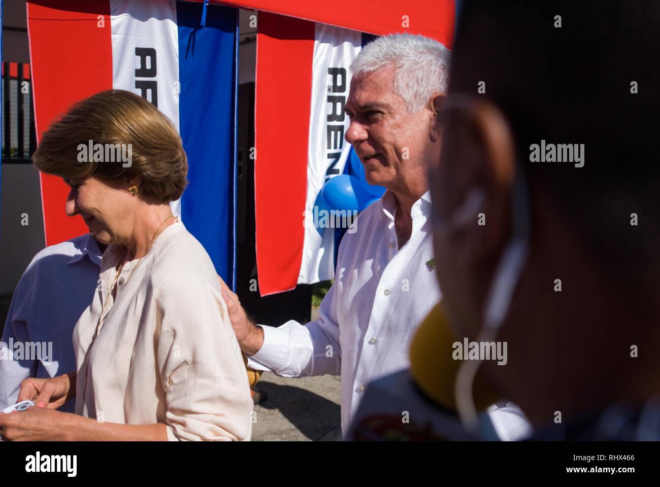 San Salvador, El Salvador. 3 2019. RODOLFO PARKER, droit congrès ailé homme arrive au centre de vote. Salvadoriens votent pour élire un nouveau président. Credit : Camilo Freedman/Alamy Live News Banque D'Images