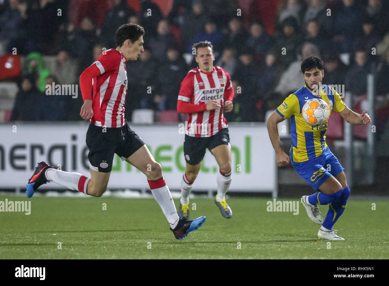 EINDHOVEN, 04-02-2019 ,De Herdgang, Keuken Kampioen Divisie, Jong PSV - Top Oss, 2018 / 2019 la saison, Jong PSV player Maxime Soulas (l) Top Oss player Huseyin Dogan (r) au cours du match Jong PSV - Top OSS (3-1) Banque D'Images