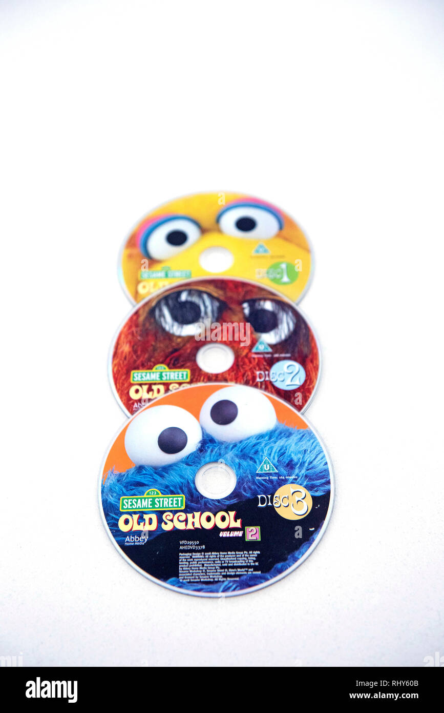 Dvd triple série de programmes de télévision pour enfants célèbre Sesame Street. Banque D'Images