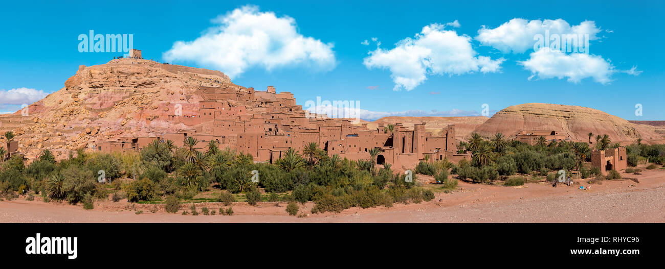 Ait Ben Haddou (Ait Benhaddou) est une ville fortifiée sur l'ancienne route des caravanes. Près de Ouarzazate et le désert du Sahara et Marrakech au Maroc. Banque D'Images