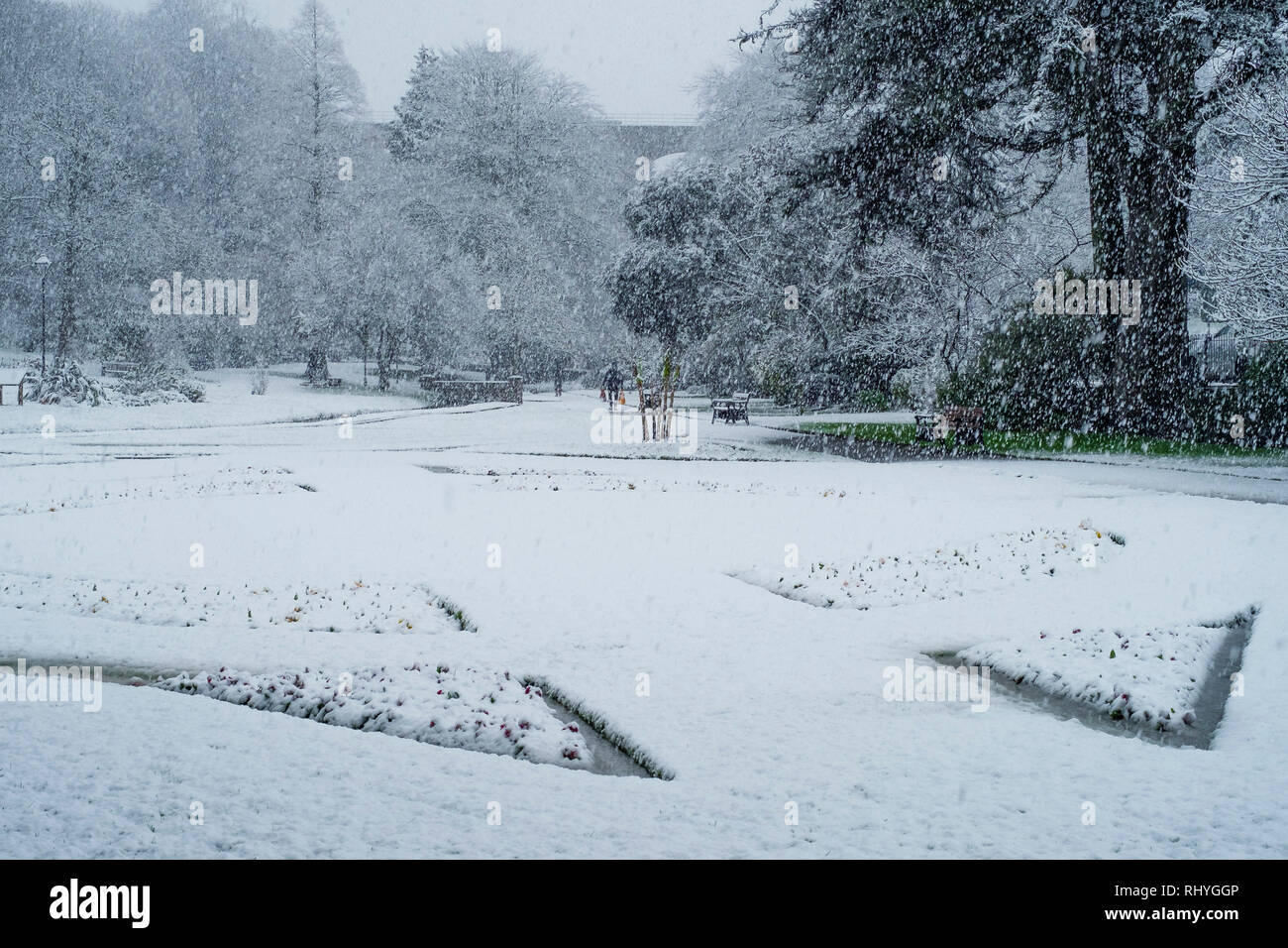 Les fortes chutes de neige dans le parc Trenance à Newquay en Cornouailles. Banque D'Images