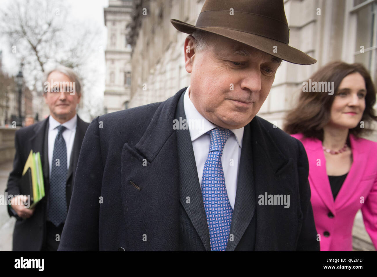 (De gauche à droite) Owen Paterson, Iain Duncan Smith et Theresa Villiers arrivent au bureau du Cabinet, à Westminster, Londres d'une réunion du Groupe de travail d'autres arrangements (GTAA) afin d'étudier la faisabilité de la soi-disant Malthouse compromis. Banque D'Images