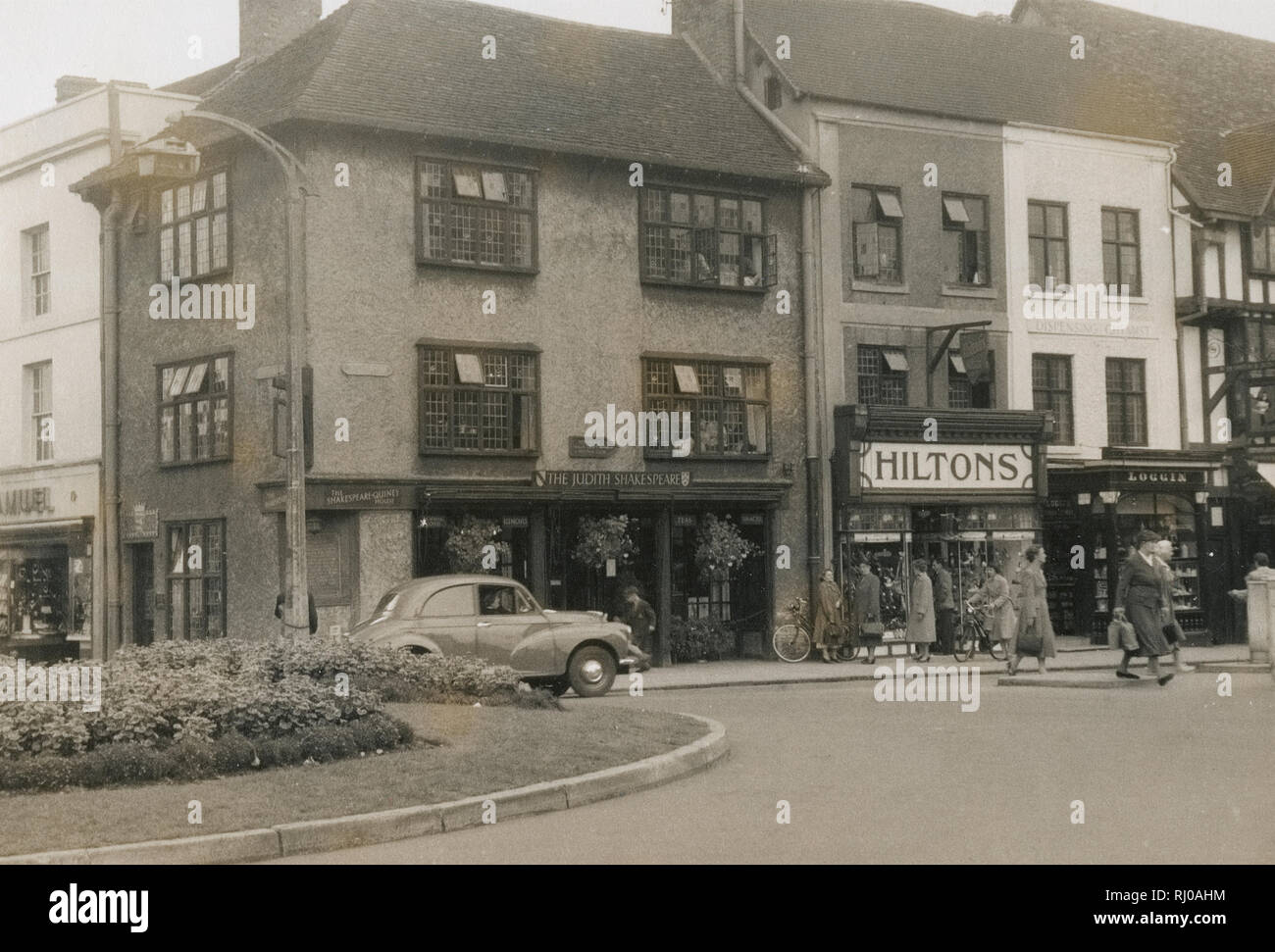 C Antique1950 photographie, la maison de Shakespeare à Judith 1 High St à Stratford-upon-Avon, Angleterre, Royaume-Uni. SOURCE : PHOTOGRAPHIE VINTAGE ORIGINAL Banque D'Images