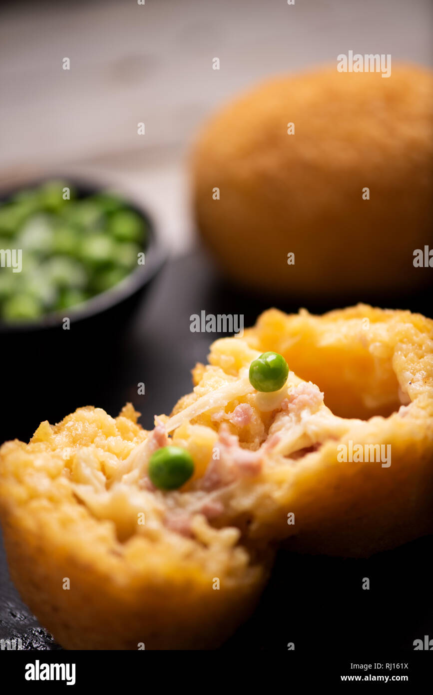 Riz arancini siciliens et viande close up Banque D'Images