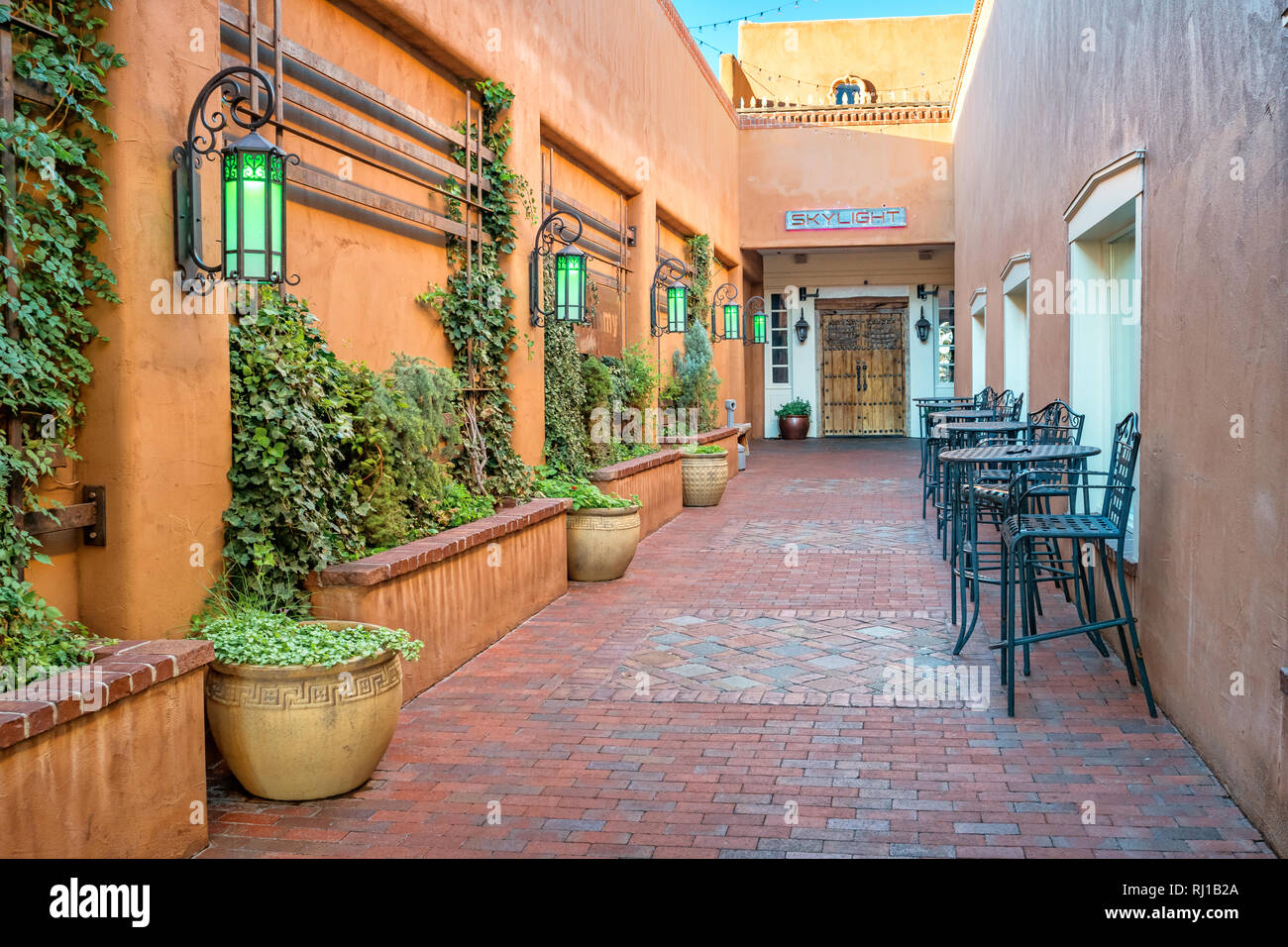 Restaurant patio au centre-ville de Santa Fe New Mexico USA Banque D'Images