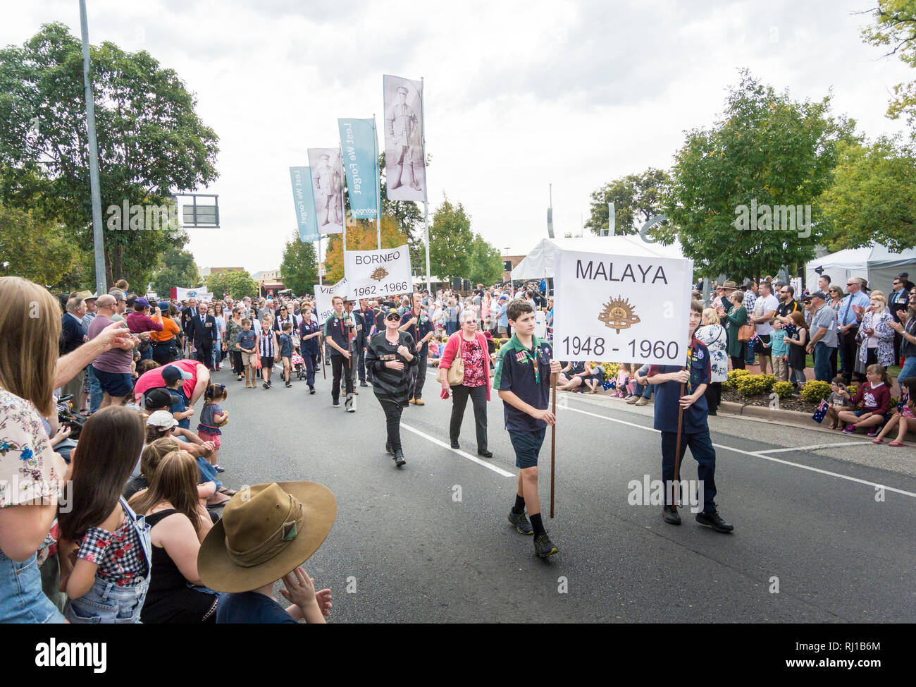 L'Anzac parade dans la ville de Wodonga, Victoria, Australie Banque D'Images