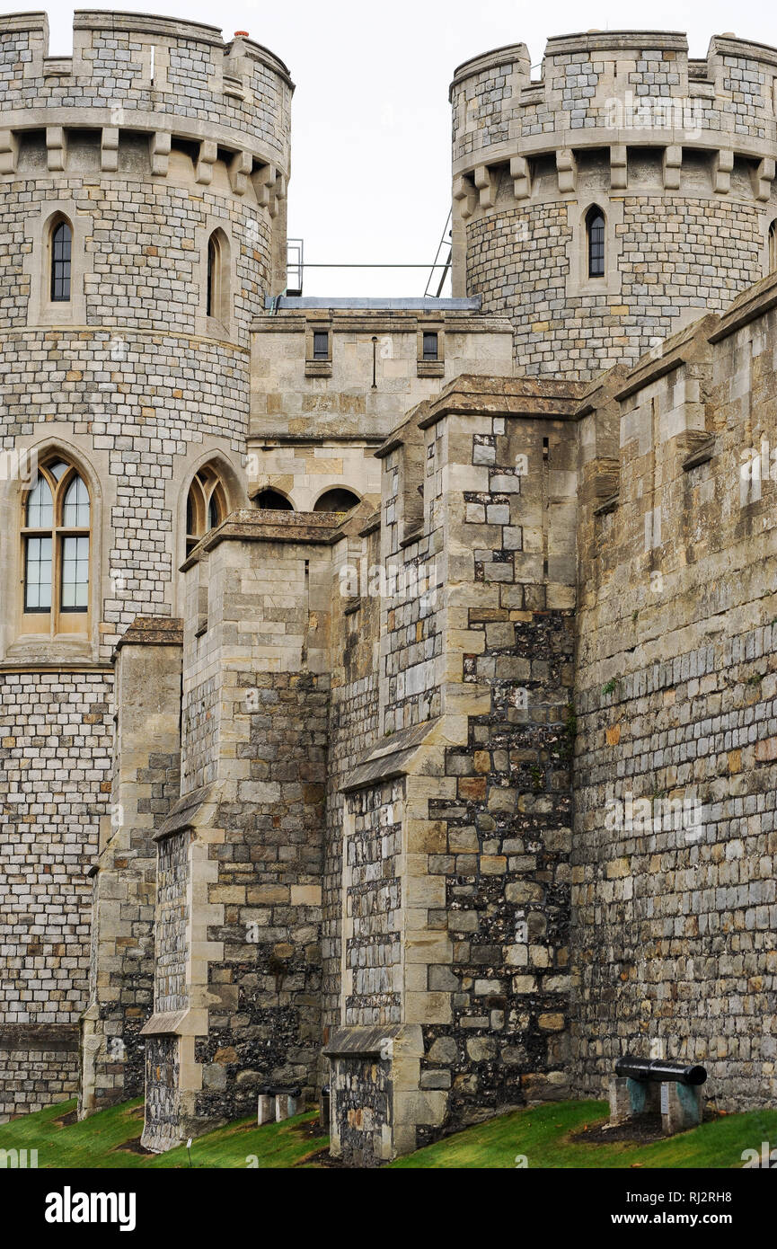 Avec Norman Ward au porte du château de Windsor, résidence royale à Windsor, Berkshire, Angleterre, Royaume-Uni. 25 octobre 2008 © Wojciech Strozyk / Banque D'Images