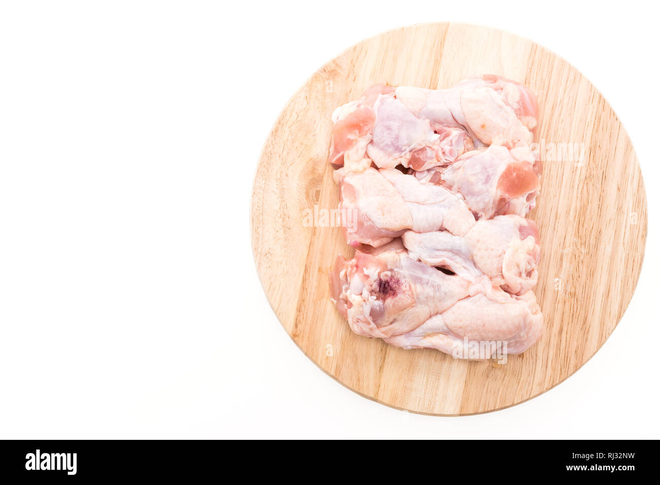 La viande de poulet frais isolé sur fond blanc Banque D'Images