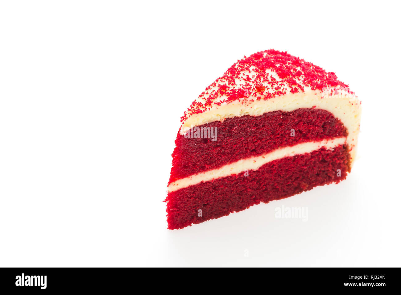 Gateaux Velours Rouge Isole Sur Fond Blanc Photo Stock Alamy
