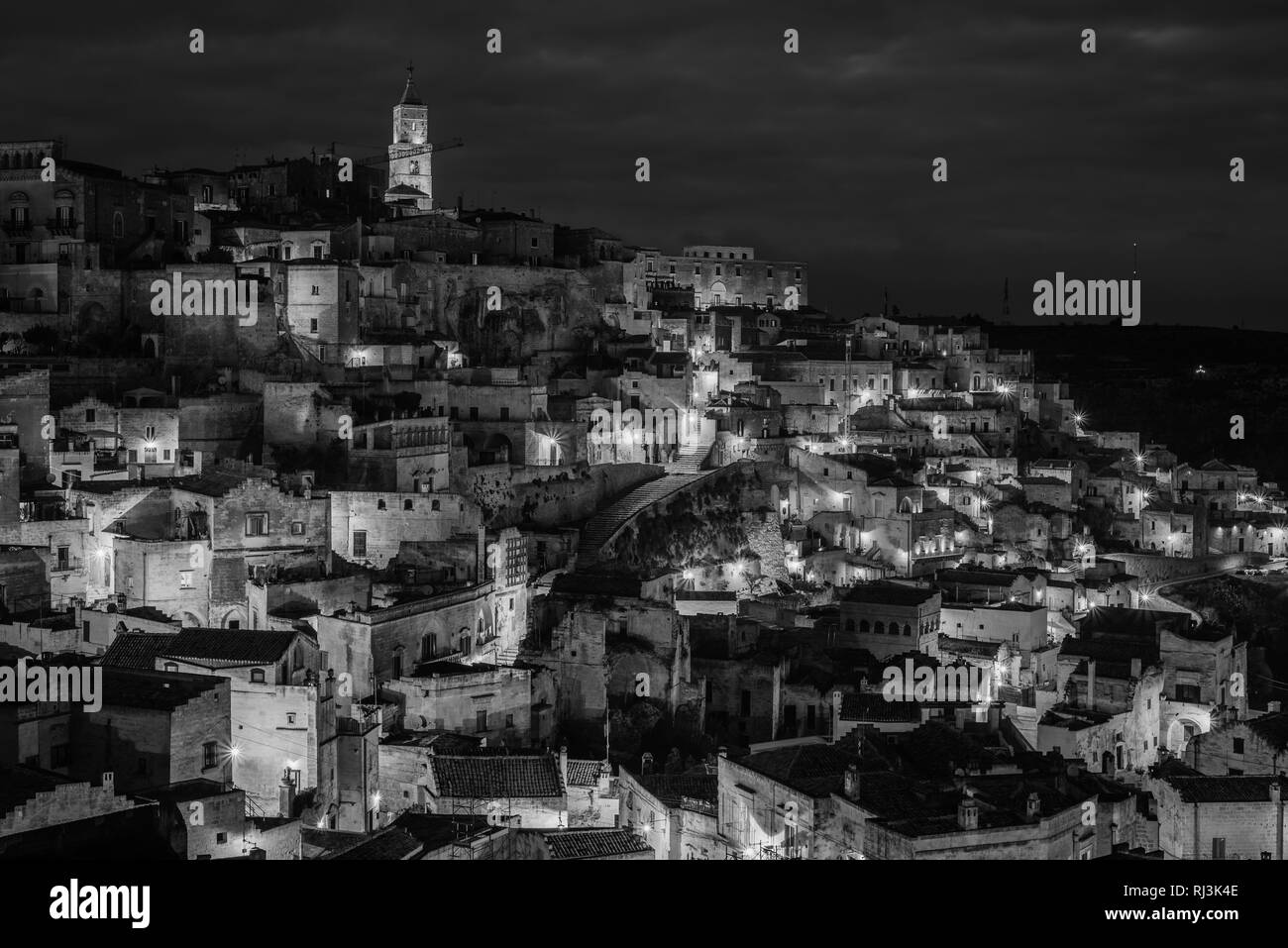 Une vue de la nuit de Matera, Basilicate, Italie Banque D'Images