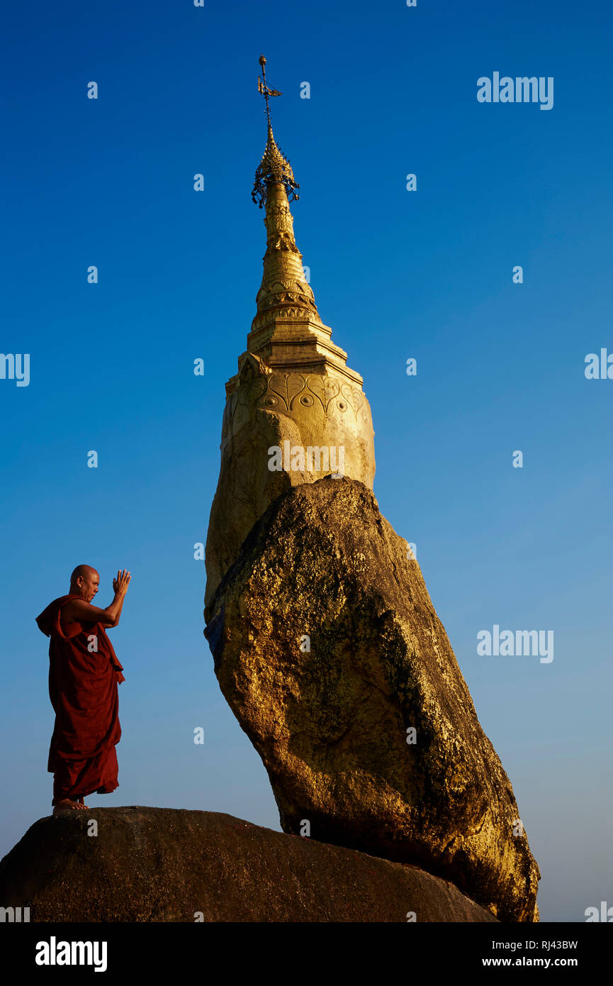 M ?nch am Goldenen Felsen, Nwa La Bo, Myanmar, Asien, Banque D'Images