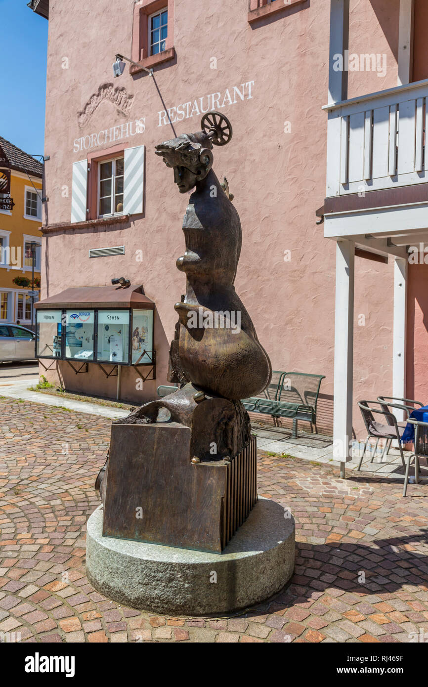 Statue von J ?Jürgen Goertz, Viola '90', Wehr, Wehratal, Schwarzwald, Baden W ?rttemberg, Deutschland Banque D'Images