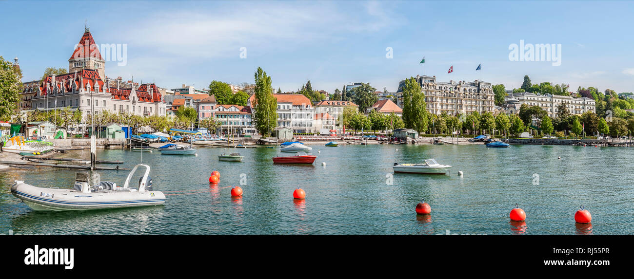 Château d'Ouchy à Lausanne am Genfer See, Schweiz. Lausanne ist der Hauptort des Schweizer Kantons Waadt. | Marina et Château d'Ouchy à Lausanne Banque D'Images