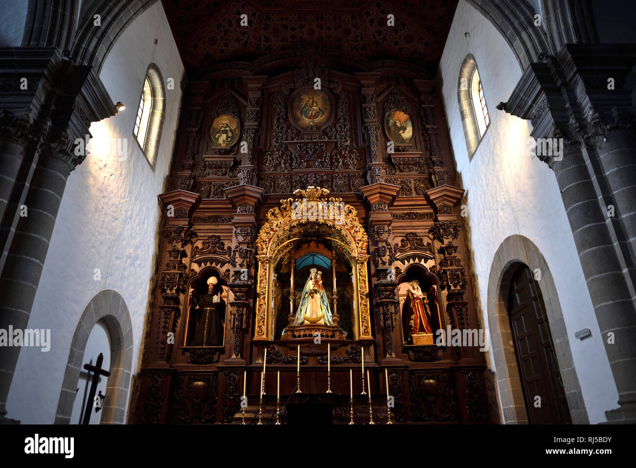 Madonnenstatue Hauptaltar im Altarraum, Guinée Klosterkirche, San Agustin, La Orotava, Teneriffa, Kanarische Inseln, Spanien Banque D'Images