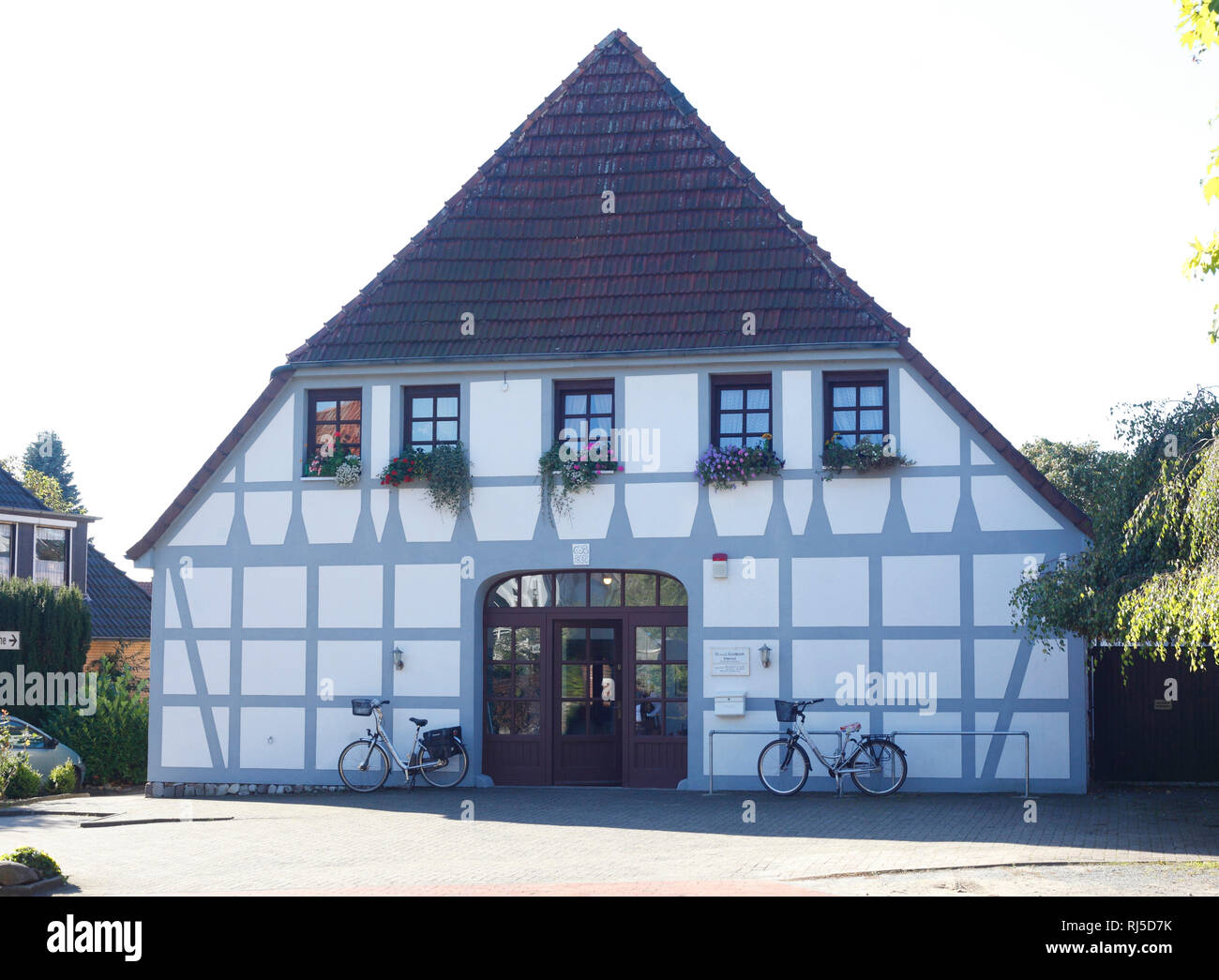 Achim : Fachwerkhaus, ehemaliges Bauernhaus Niedersächsisches Banque D'Images