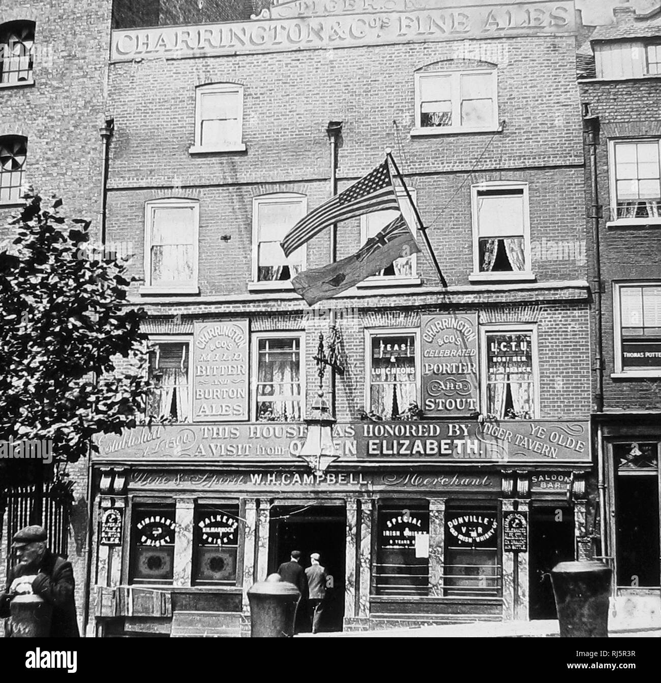 Ye Olde Tiger Tavern Pub, Tower Hill, Londres Banque D'Images