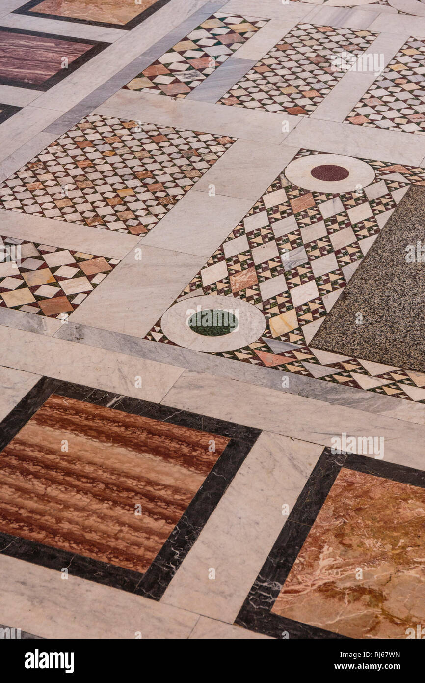 Europa, Italie, Latium, dans Fußbodenmosaik Kunstvolles, Rom der Kirche San Giovanni in Laterano Banque D'Images