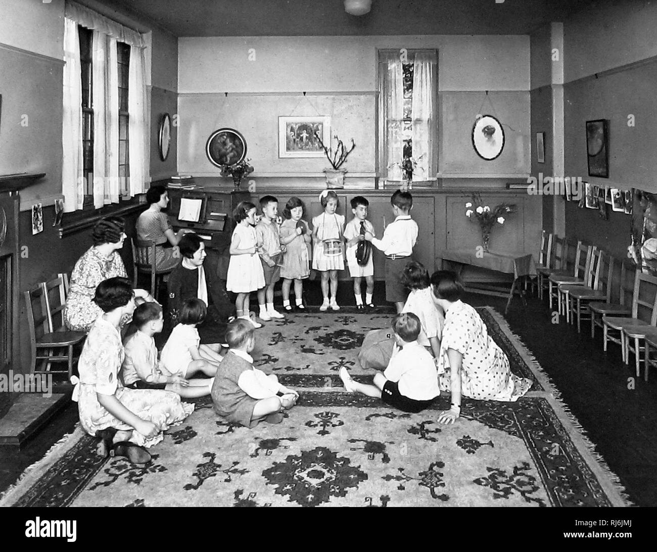 École du dimanche dans les années 1930 Banque D'Images