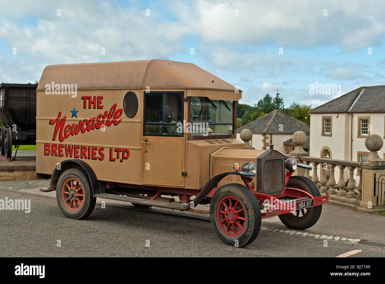 Vintage Newcastle Breweries delivery van, Beamish Museum, County Durham, Royaume-Uni Banque D'Images