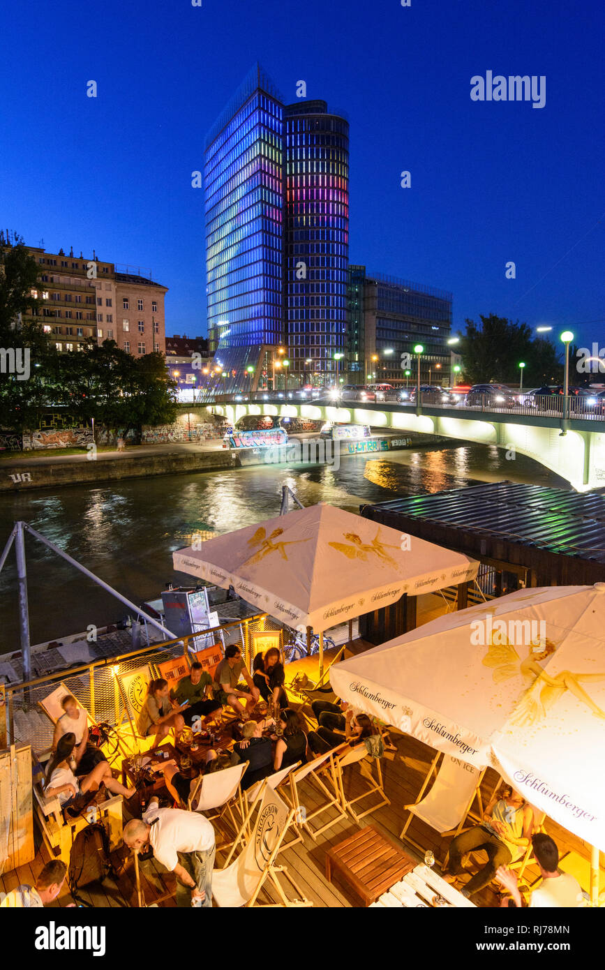 Canal du Danube (Donaukanal), Uniqa Tower, Port Restaurant, Wien, Vienne,  01. Vieille Ville, Wien, Autriche Photo Stock - Alamy