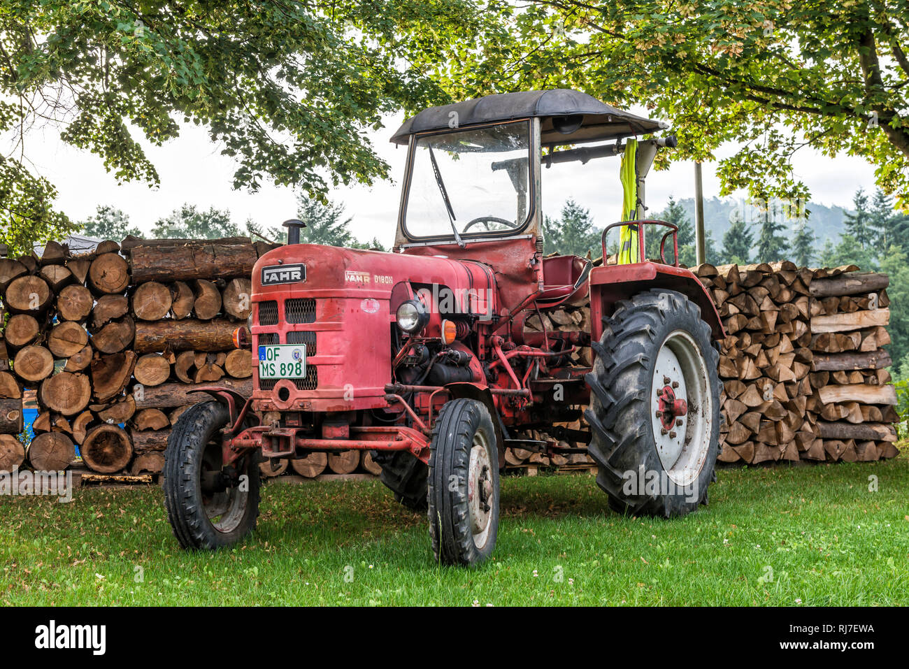 , Hessen, Germany Breuberg, Traktor Fahr D 180 H , Baujahr 1958 Hubraum, 1810 ccm, 24 PS Banque D'Images