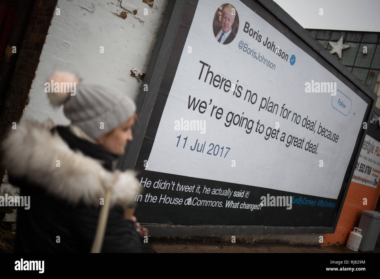 Glasgow, Ecosse, le 5 février 2019. Billboard par le groupe anti-Brexit 'led' par des ânes, montrant une citation de MP Conservateur Boris Johnson dans lequel il parle de la grande Grande Bretagne aurait sur la sortie de l'UE, dans l'East End de Glasgow, Ecosse, le 5 février 2019. La campagne d'affichage de la guérilla est l'initiative de six amis qui crowdfunded d'argent pour être en mesure de publier ce qu'ils croient sont les "pays le plus grand se trouve'. Image Crédit : Jeremy Sutton-Hibbert/Alamy Live News. Banque D'Images