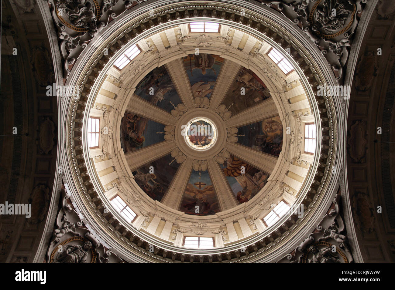 Église des Saints Pierre et Prospero dans Reggio Emilia, Italie - Emilie-Romagne. L'intérieur du dôme. Banque D'Images