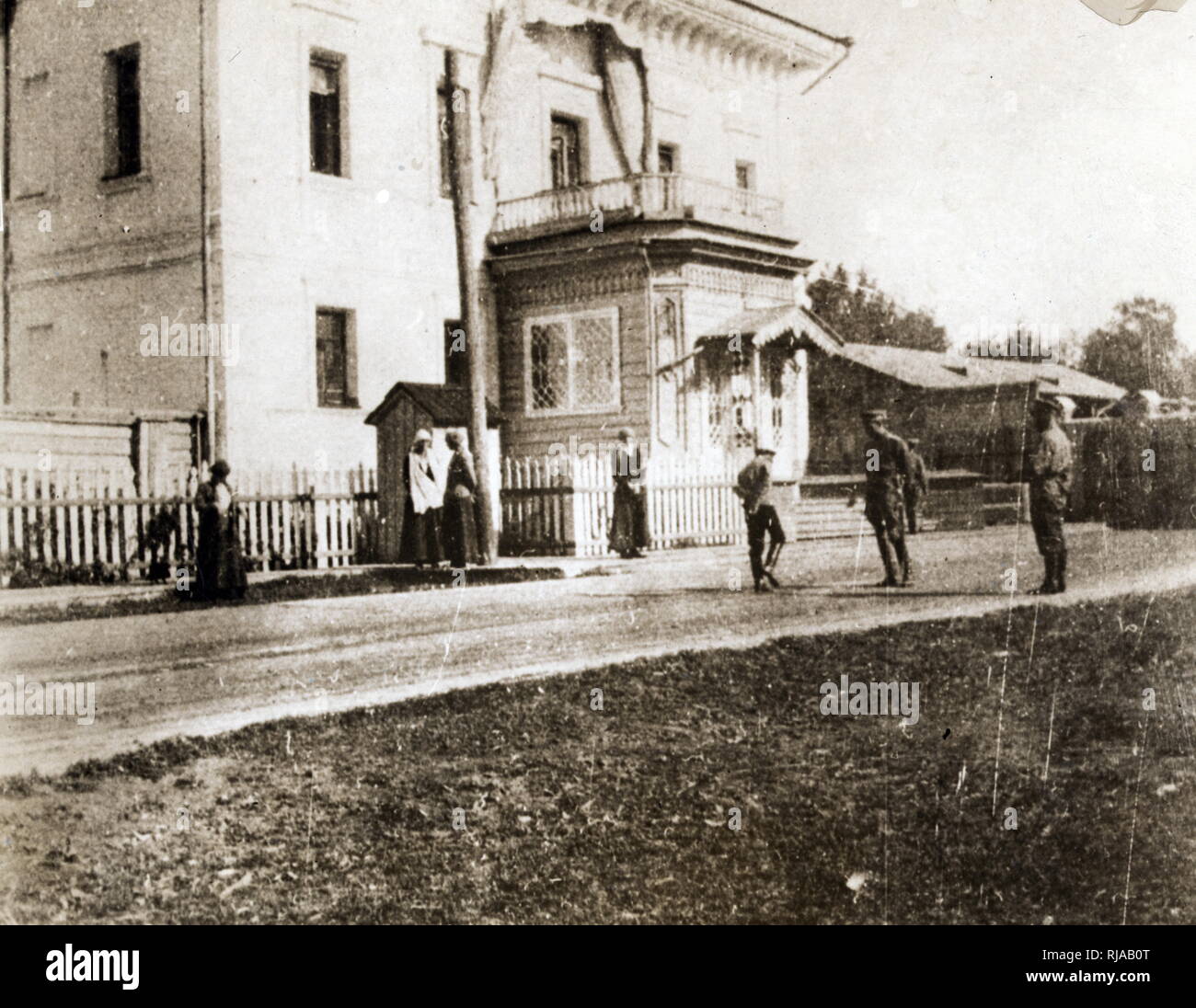 Maison du gouverneur à Tobolsk, en Sibérie montrant la famille Romanov emprisonnés. 1917 Banque D'Images