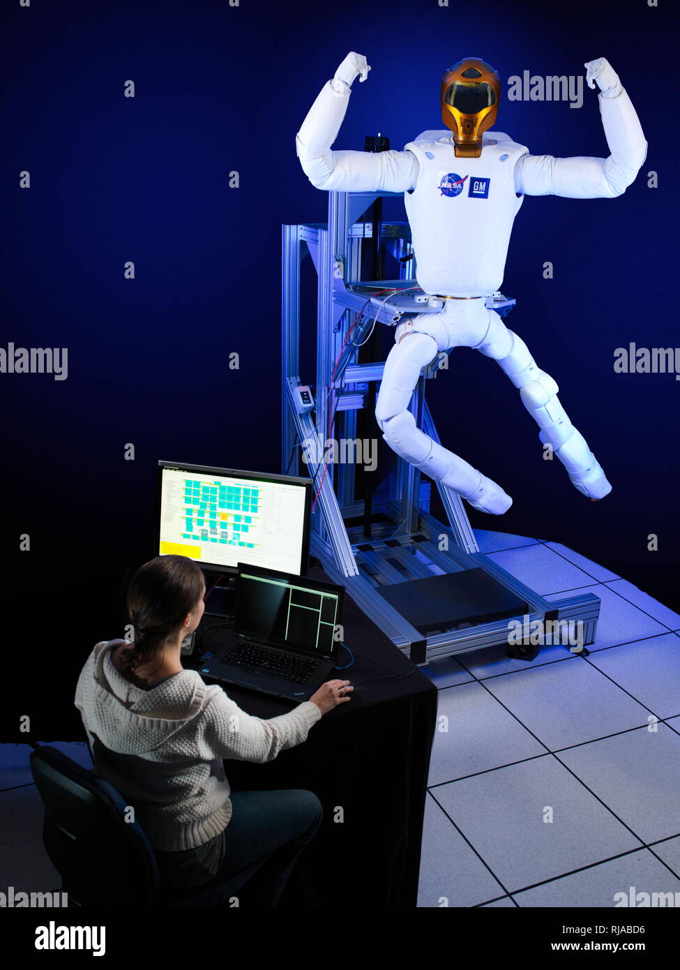 High-tech de la NASA construit Robonaute 2 (R2), pour la Station spatiale internationale. L'équipage de la station robotique. R2 effectue régulièrement et de tâches répétitives à l'intérieur et l'extérieur de la station spatiale. 2017 Banque D'Images