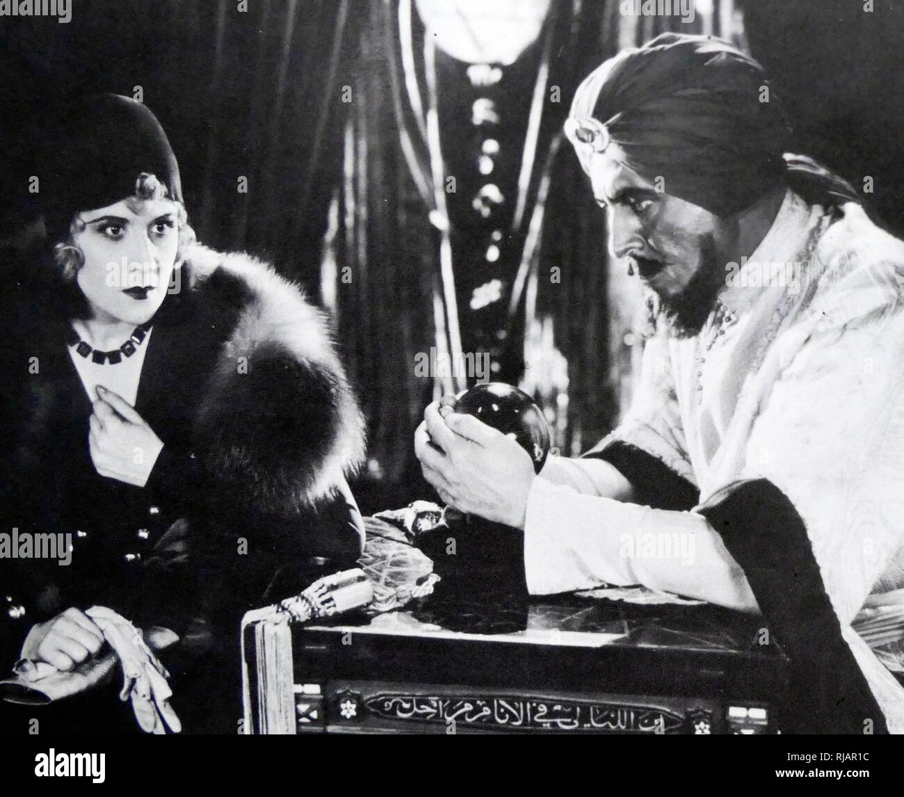 Le charlatan est une partie 1929 walkie film réalisé par George Melford avec Robert N. Lee, Holmes Herbert E. Margaret Livingston, Rockliffe Fellowes, à partir de la 1923 jouer le Charlatan par Leonard Praskins et Ernest Pascal Banque D'Images