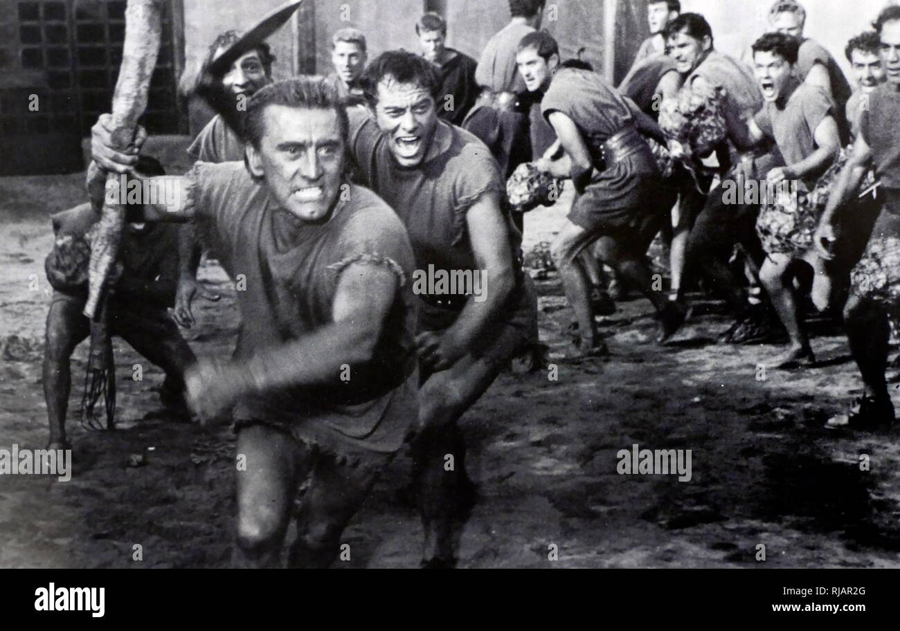 Spartacus est un drame historique épique américain 1960, film réalisé par Stanley Kubrick. Le scénario de Dalton Trumbo a été basé sur le roman Spartacus de Howard Fast. Il a été inspiré par l'histoire de la vie du chef d'une révolte des esclaves dans l'antiquité Kirk Douglas (né le 9 décembre 1916) est un acteur américain Banque D'Images