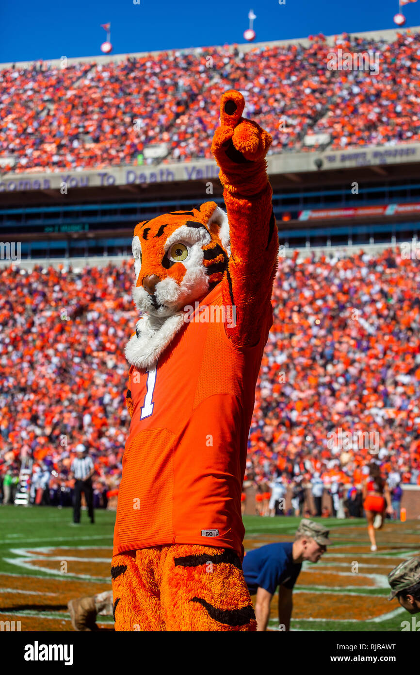 La mascotte de l'Université Clemson football Tiger pendant le week-end au Memorial Stadium dans la vallée de la mort. Banque D'Images