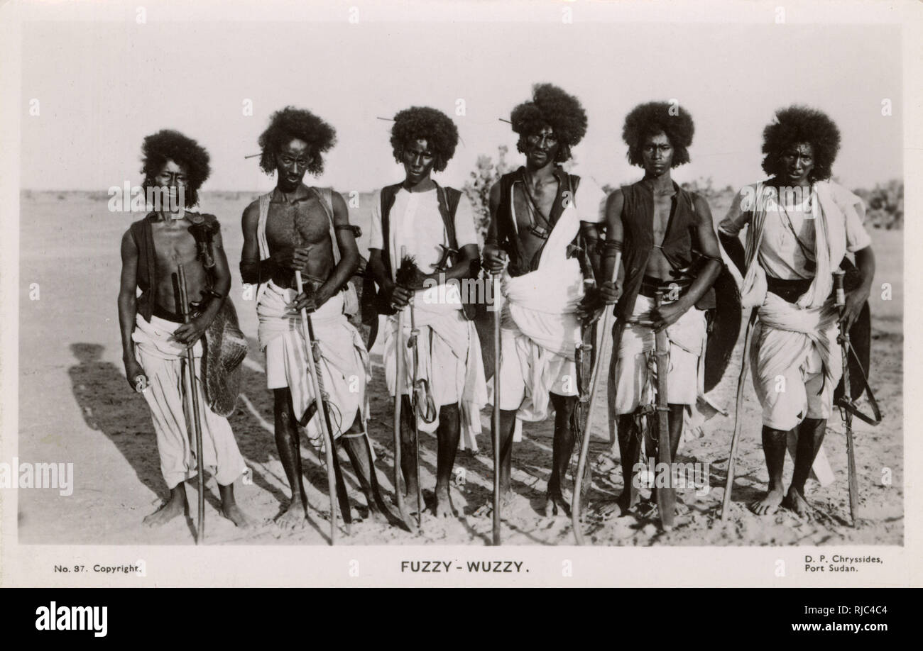 soudan-un-groupe-de-guerriers-hadendoa-l-hadendoa-est-le-nom-d-une-subdivision-nomade-du-peuple-beja-connus-pour-leur-soutien-de-la-rebellion-mahdiyyah-durant-les-annees-1880-a-1890-la-zone-historiquement-habite-par-les-hadendoa-est-aujourd-hui-partie-du-soudan-l-egypte-et-l-erythree-leur-coiffure-elaboree-voir-photo-a-gagne-le-nom-de-fuzzy-wuzzies-parmi-les-troupes-britanniques-pendant-la-guerre-mahdistes-rjc4c4.jpg