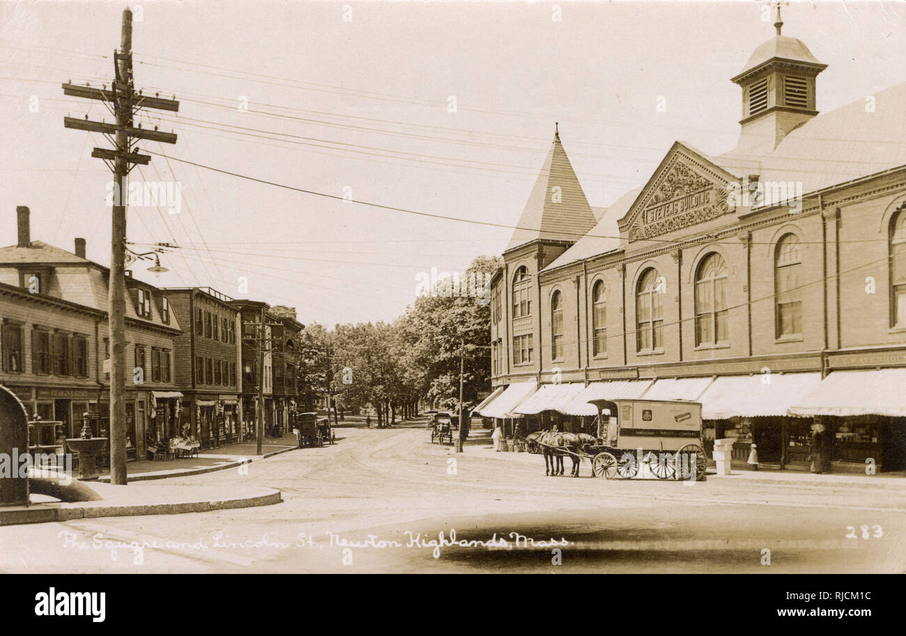 The Square et Lincoln Street, Newton Highlands, Mass, États-Unis Banque D'Images