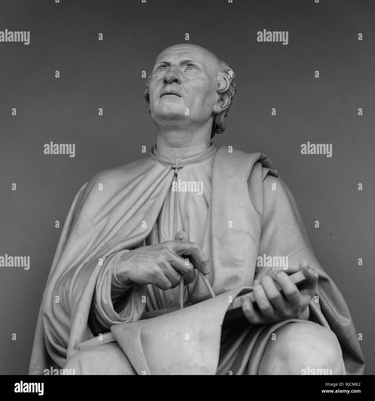 Statue de Filippo Brunelleschi à jusqu'à la cathédrale de la cathédrale de Florence Banque D'Images