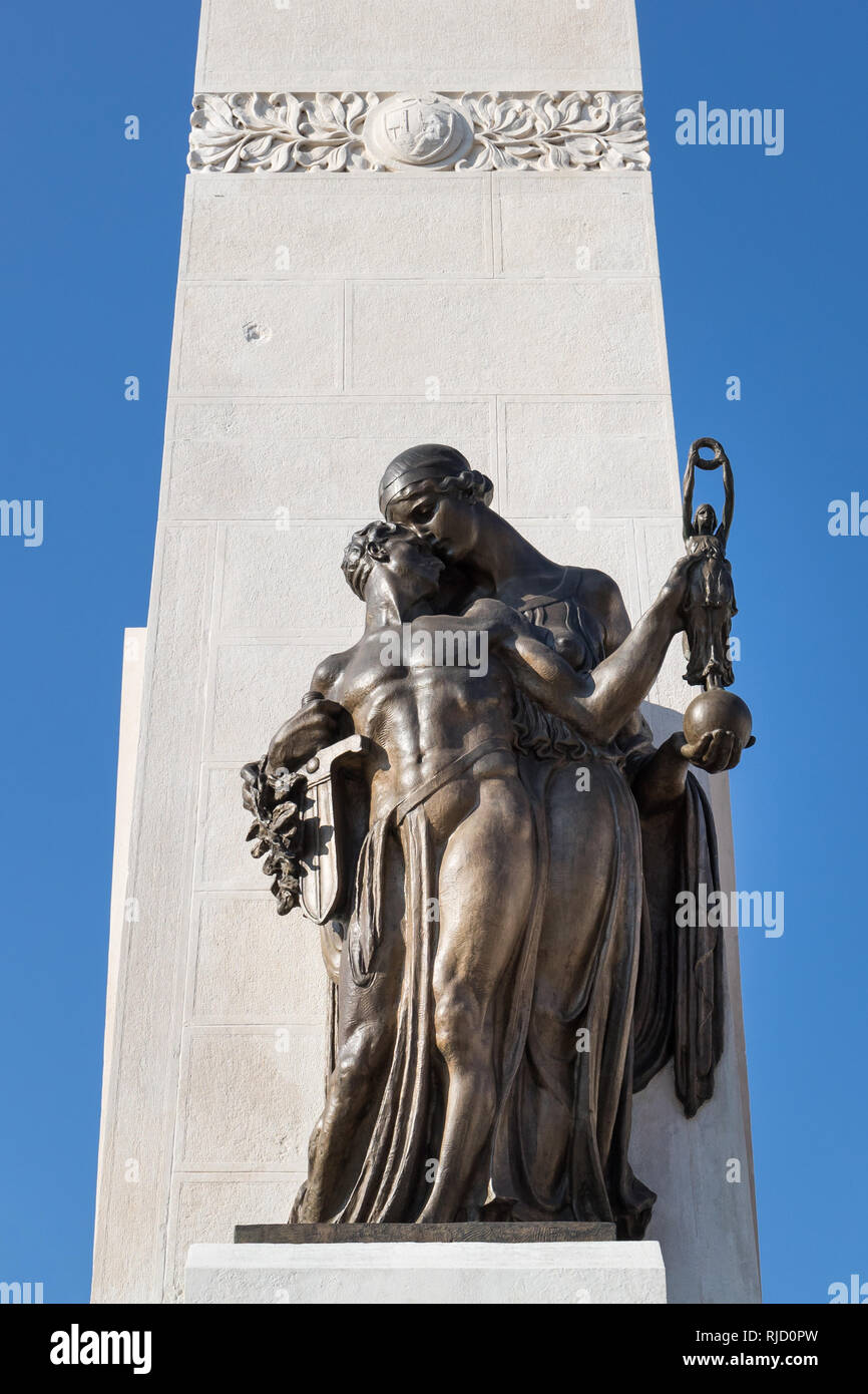 Sculpture sur le monument aux morts de la Première Guerre mondiale, Montebelluna, province de Trévise, Italie Banque D'Images