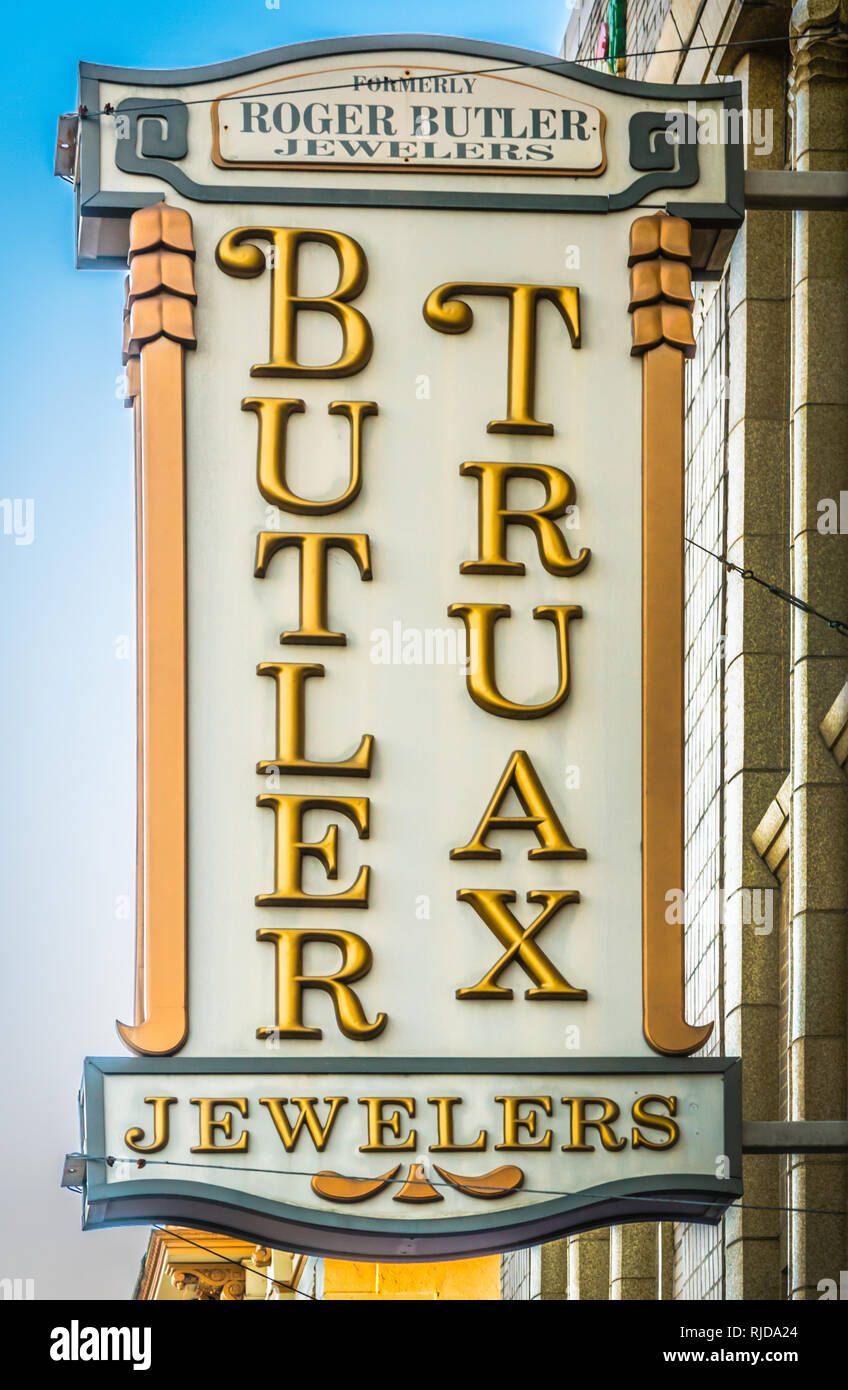 Le soleil se couche sur Butler Truax bijoutiers, 14 février 2015, à Selma, Alabama. La bijouterie est situé sur une rue près de l'Edmund Pettus Bridge. Banque D'Images