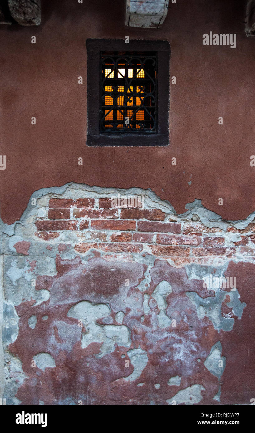 La texture et le mur détérioré à Venise Banque D'Images
